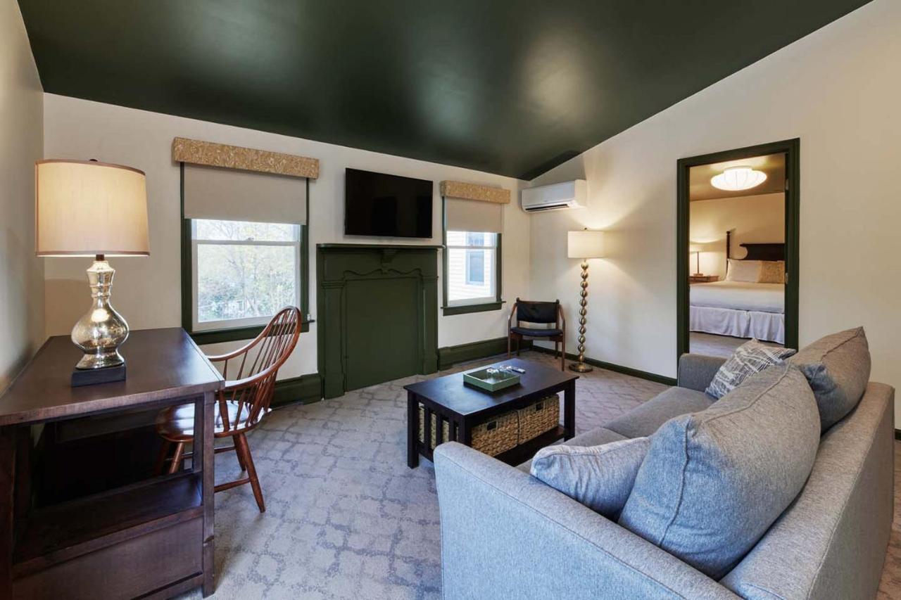 The Whitlock Hotel Lenox Luaran gambar