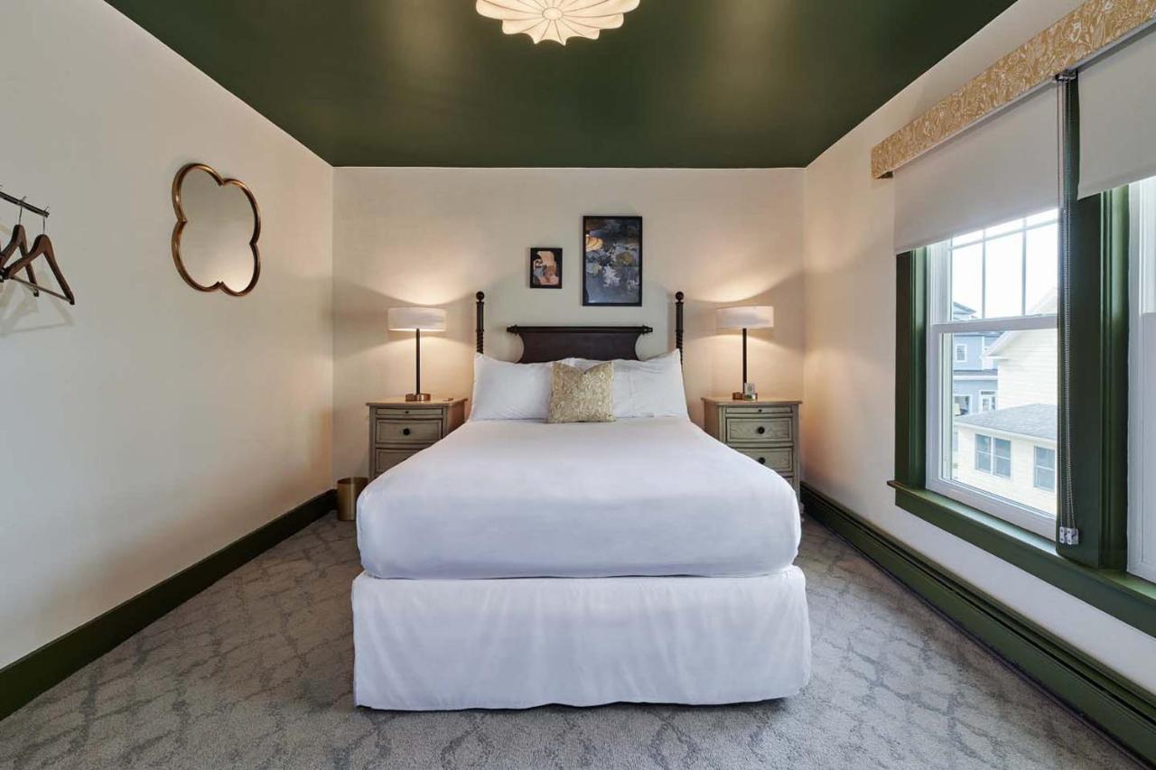 The Whitlock Hotel Lenox Luaran gambar