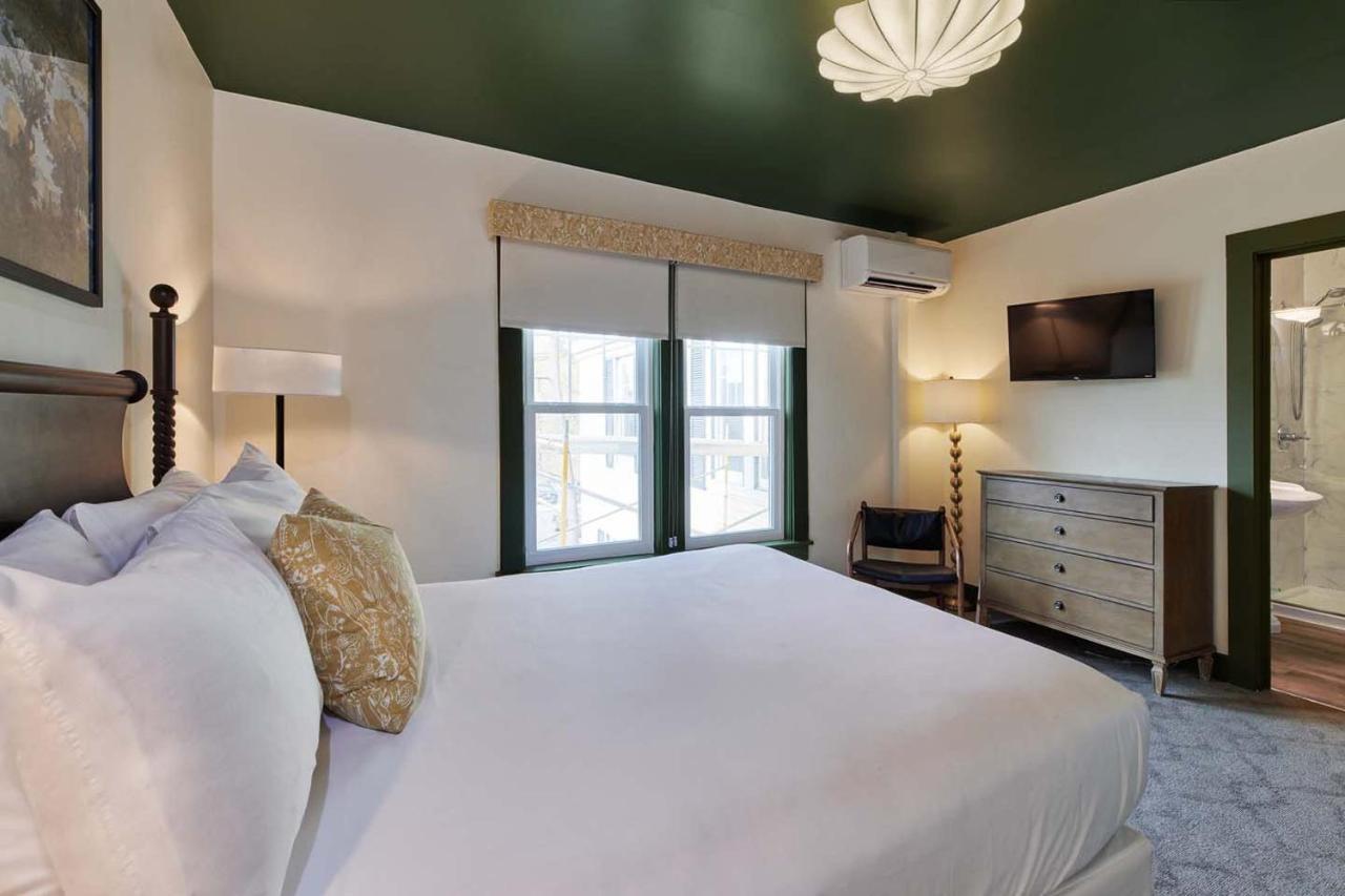 The Whitlock Hotel Lenox Luaran gambar