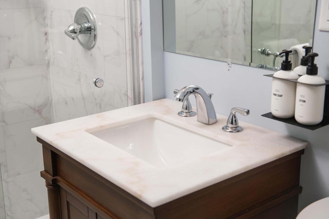 The Whitlock Hotel Lenox Luaran gambar