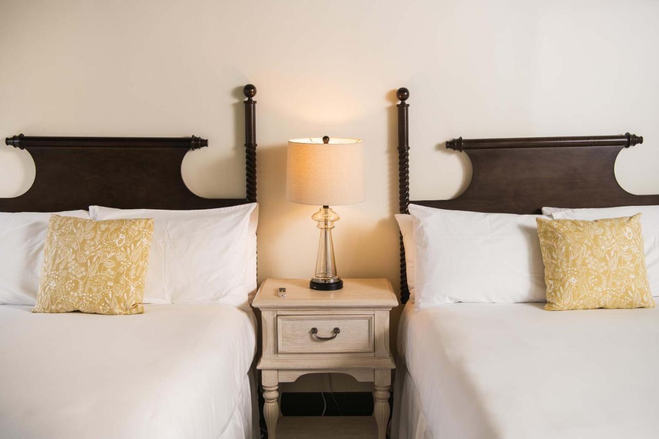 The Whitlock Hotel Lenox Luaran gambar